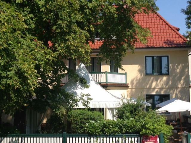 Cafe'Seestrasse Magdeburg Ngoại thất bức ảnh